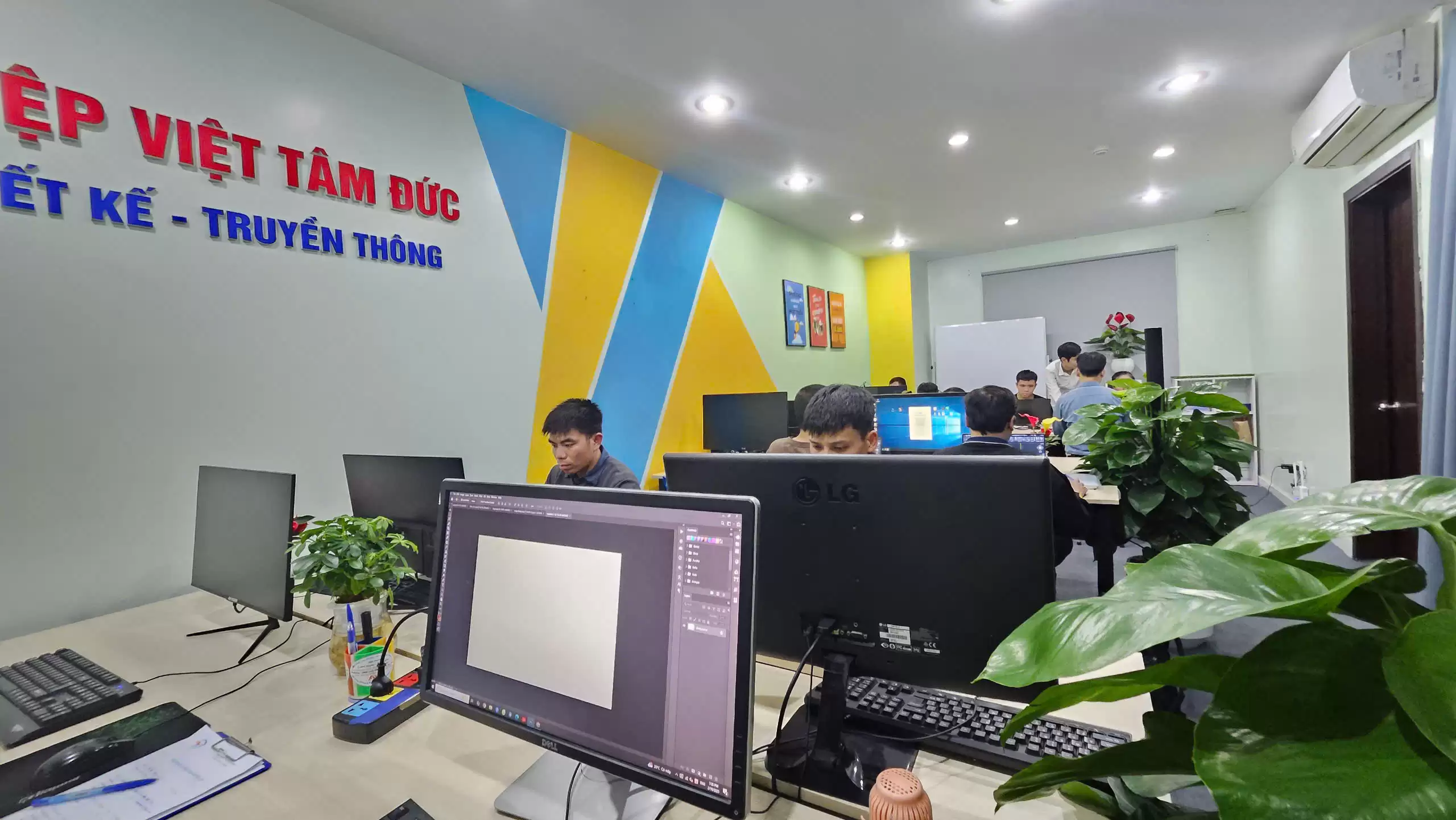 Khoá học thiết kế website thực chiến tại Giải Phóng 2026 – Việt Tâm Đức