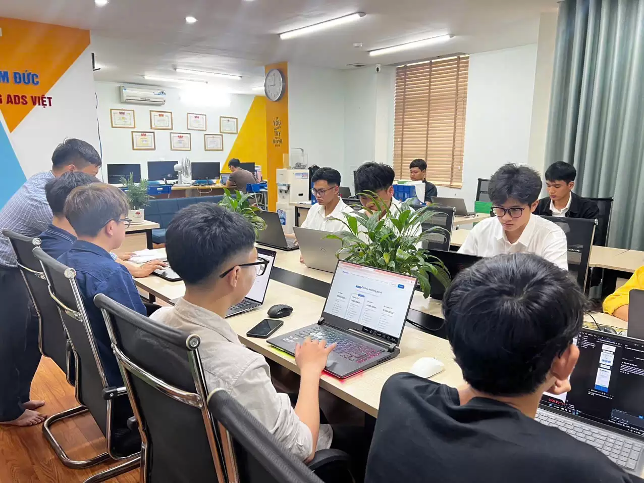 Tìm Chỗ Thực Tập Lập Trình Website Tại Giải Phóng? Đến Ngay Việt Tâm Đức Làm Dự Án Thật!